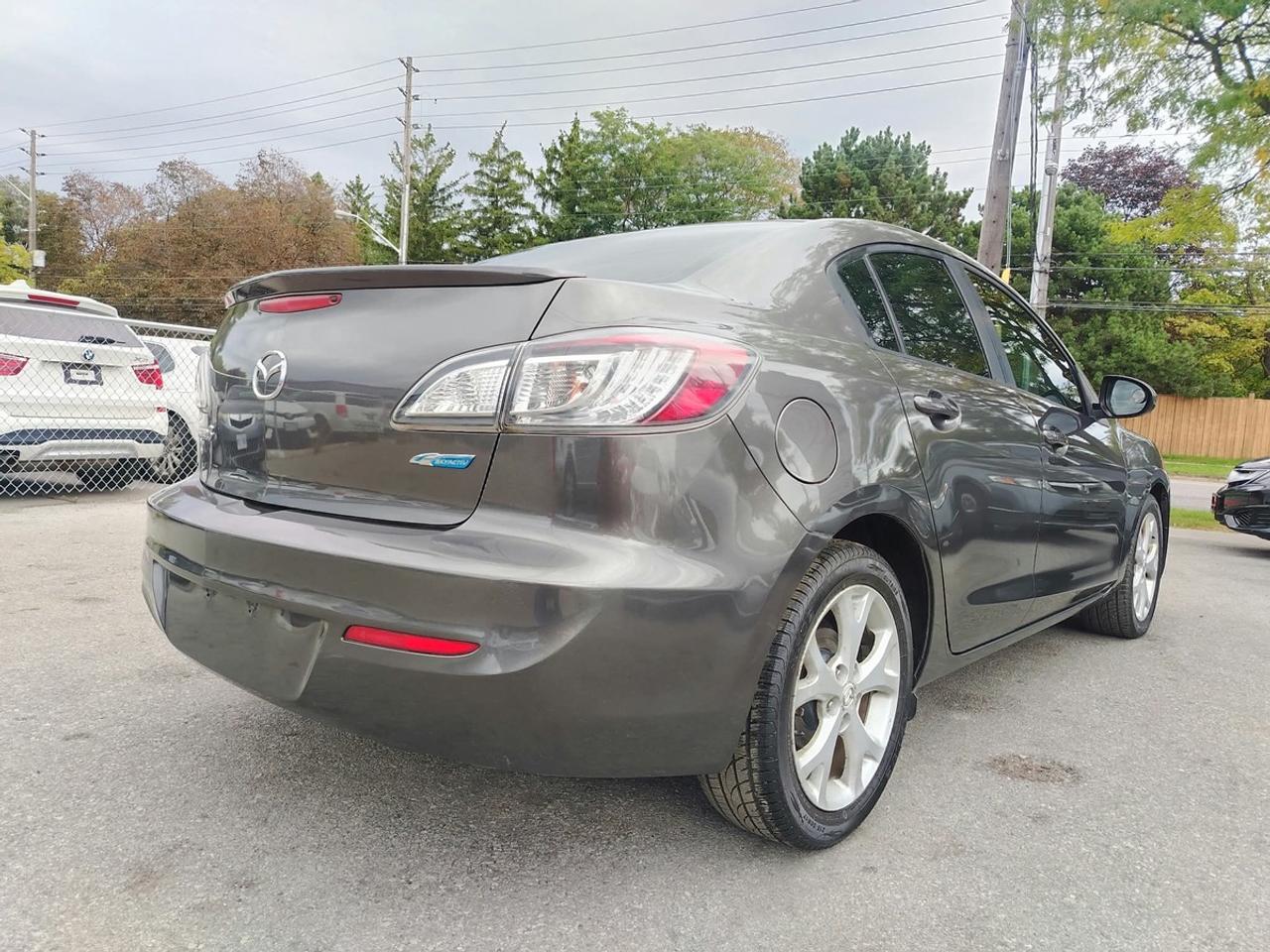 2013 Mazda MAZDA3 i Touring Photo