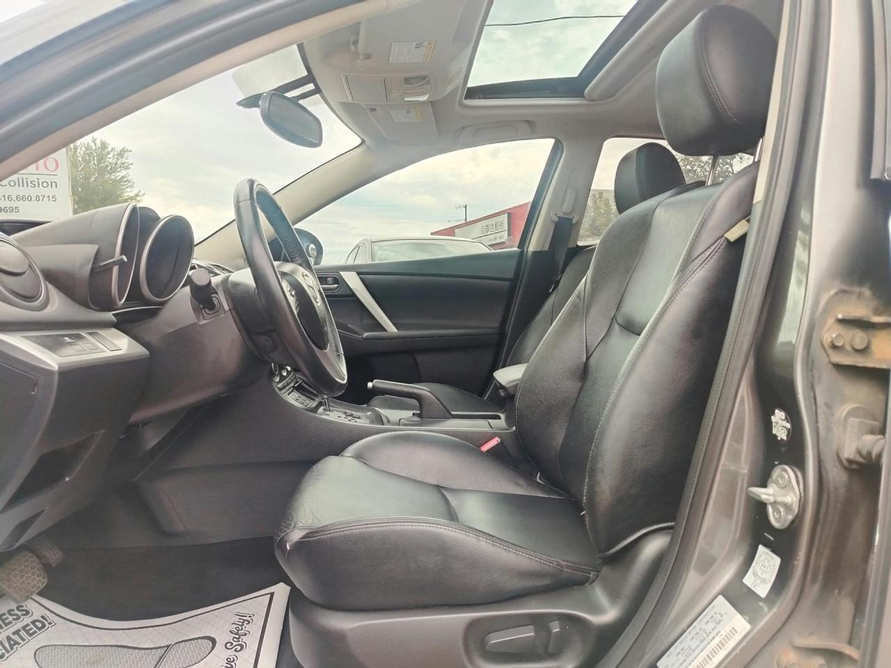 2013 Mazda MAZDA3 i Touring Photo