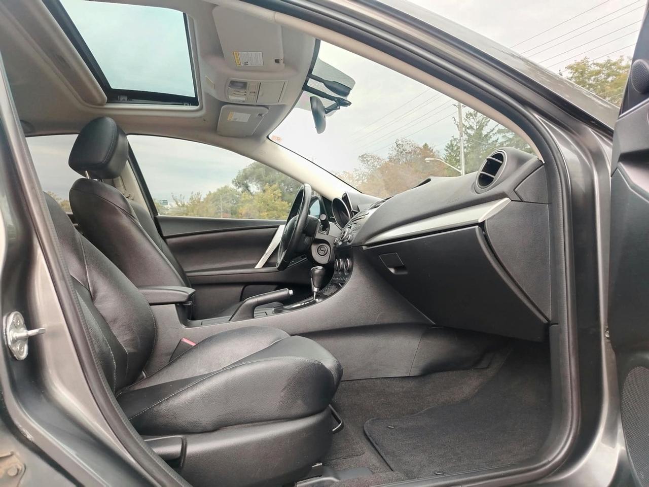 2013 Mazda MAZDA3 i Touring Photo