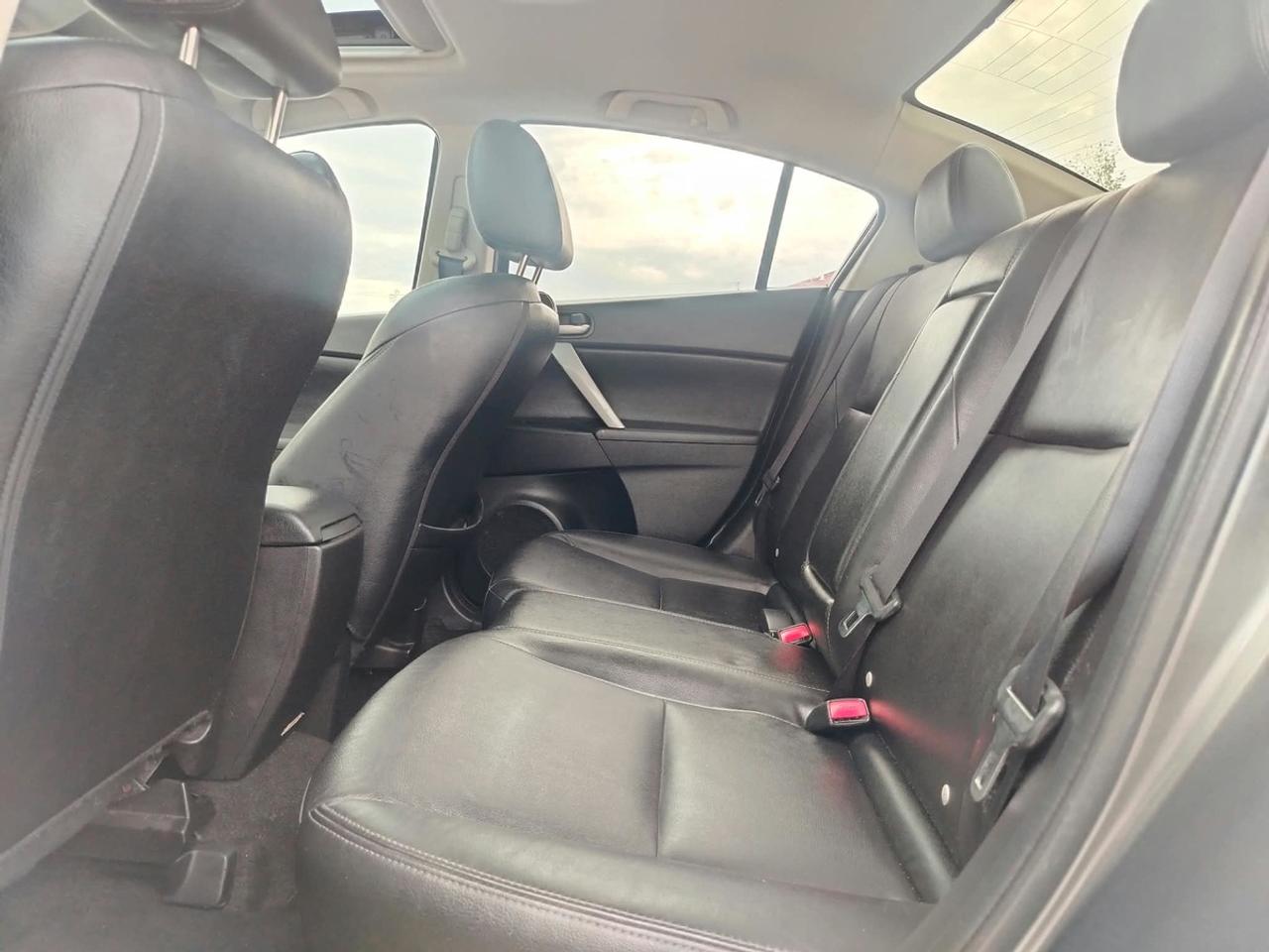 2013 Mazda MAZDA3 i Touring Photo
