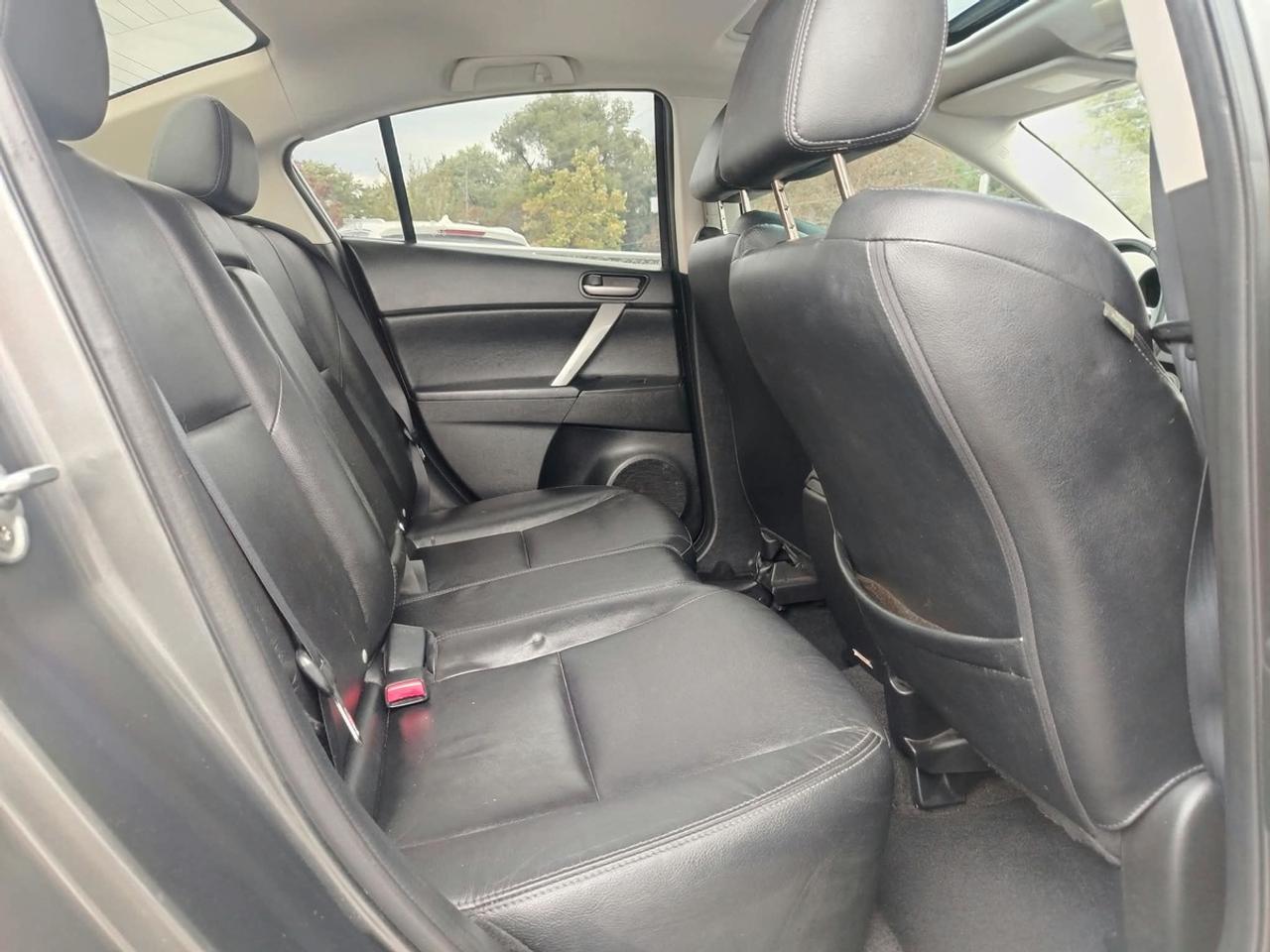 2013 Mazda MAZDA3 i Touring Photo