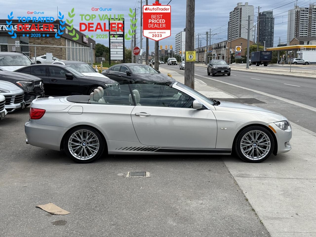 2011 BMW 3 Series PREMIUM PKG | LOW KM | HARD TOP CONVERTIBLE | NAVIGATION Photo