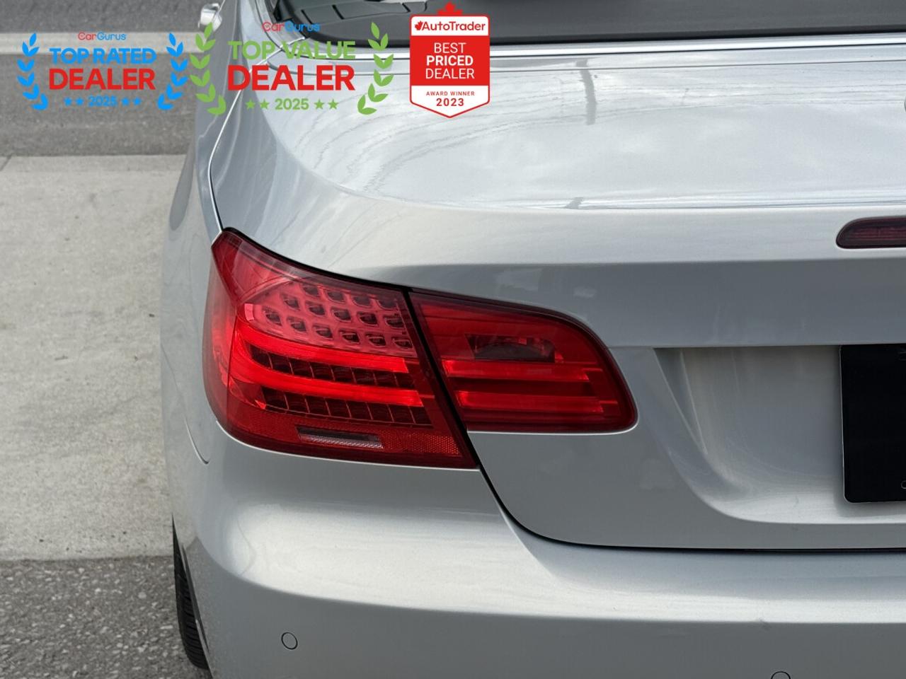 2011 BMW 3 Series PREMIUM PKG | LOW KM | HARD TOP CONVERTIBLE | NAVIGATION Photo