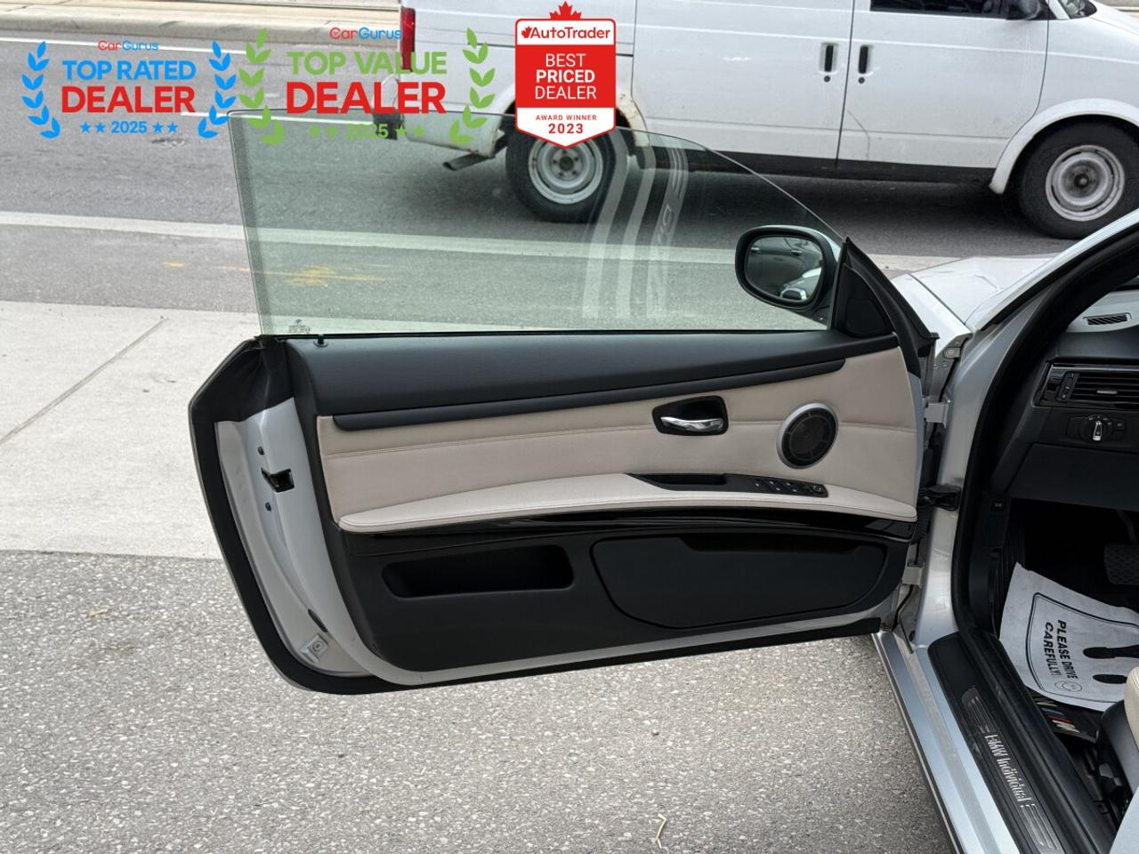 2011 BMW 3 Series PREMIUM PKG | LOW KM | HARD TOP CONVERTIBLE | NAVIGATION Photo