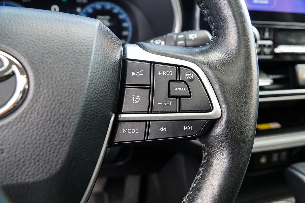 2023 Toyota Highlander Limited AWD |NO ACCIDENT|PANO|COOLED|LEATHER|BSM| Photo