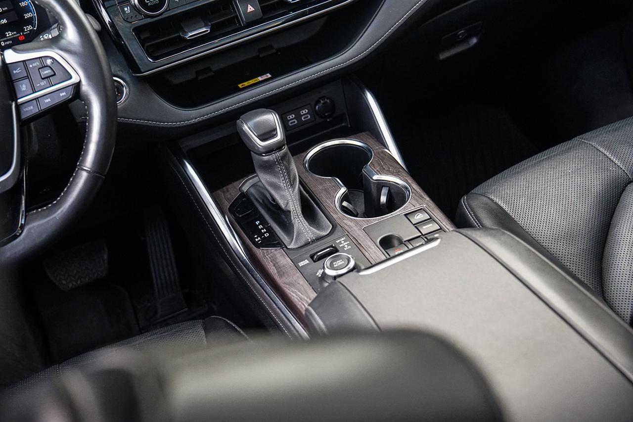 2023 Toyota Highlander Limited AWD |NO ACCIDENT|PANO|COOLED|LEATHER|BSM| Photo