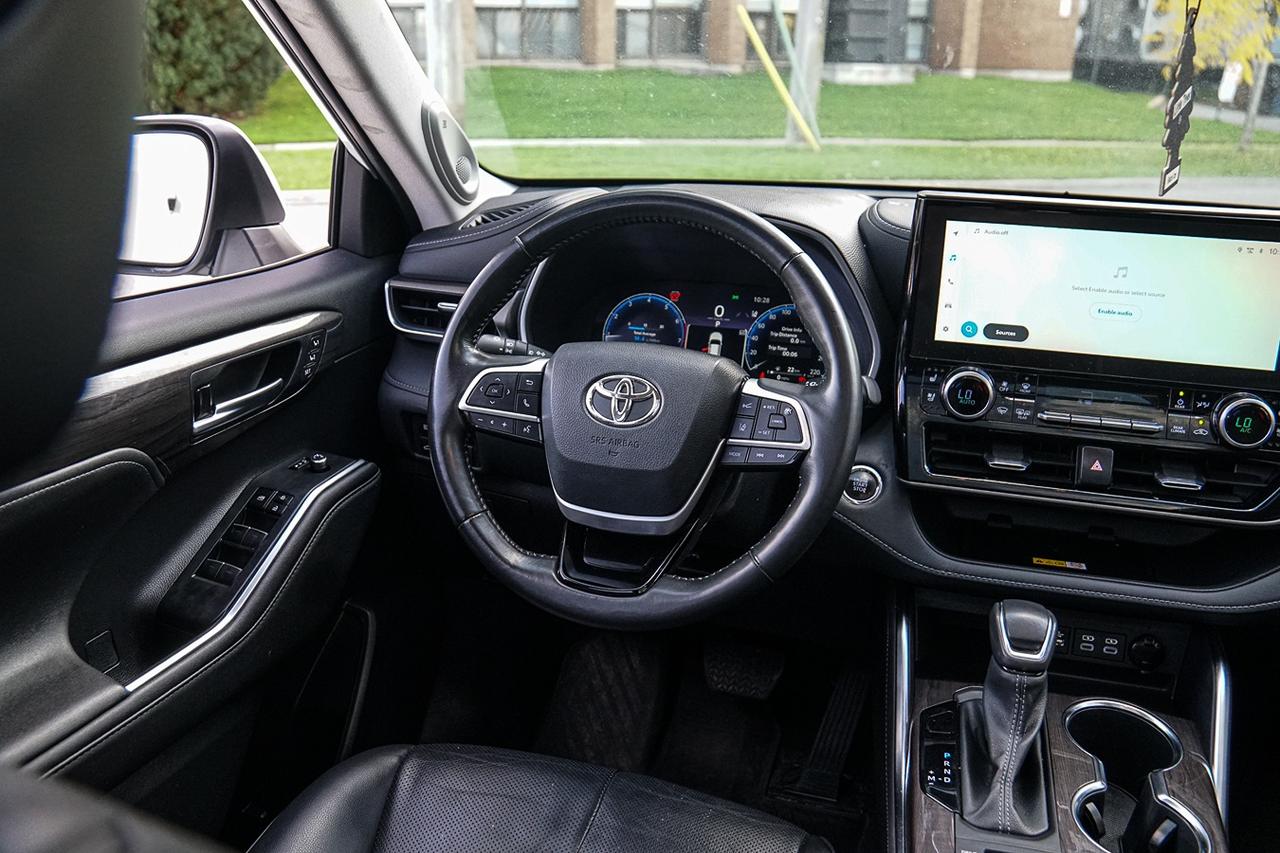 2023 Toyota Highlander Limited AWD |NO ACCIDENT|PANO|COOLED|LEATHER|BSM| Photo
