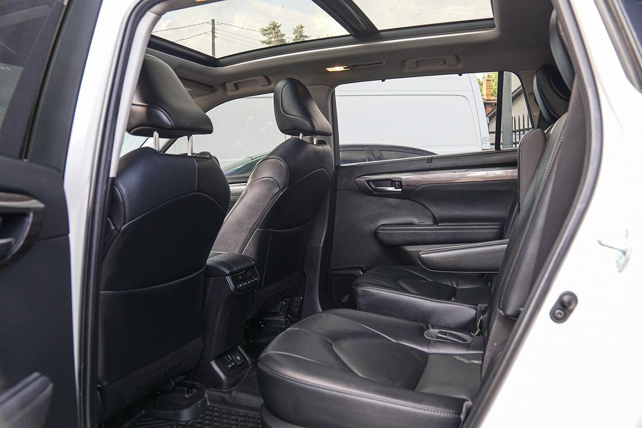 2023 Toyota Highlander Limited AWD |NO ACCIDENT|PANO|COOLED|LEATHER|BSM| Photo