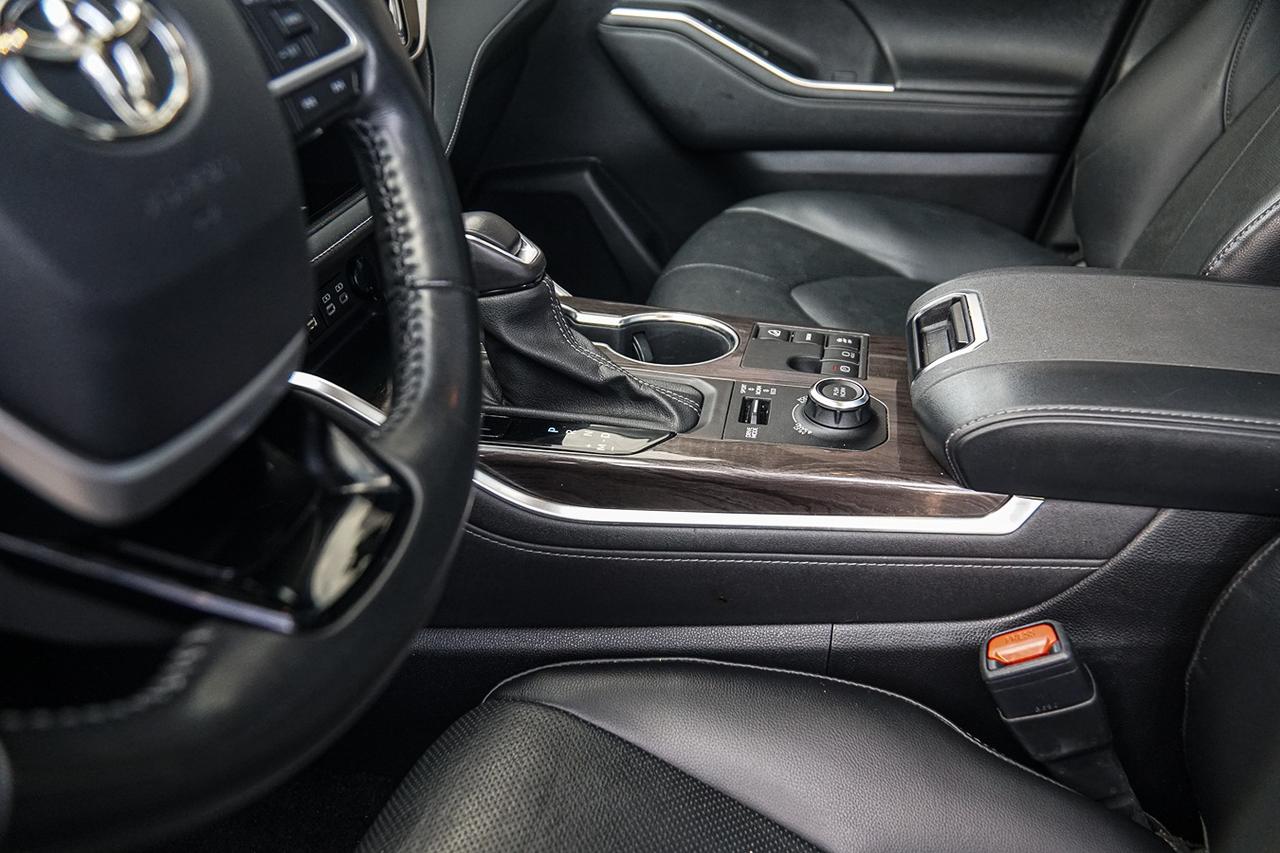 2023 Toyota Highlander Limited AWD |NO ACCIDENT|PANO|COOLED|LEATHER|BSM| Photo