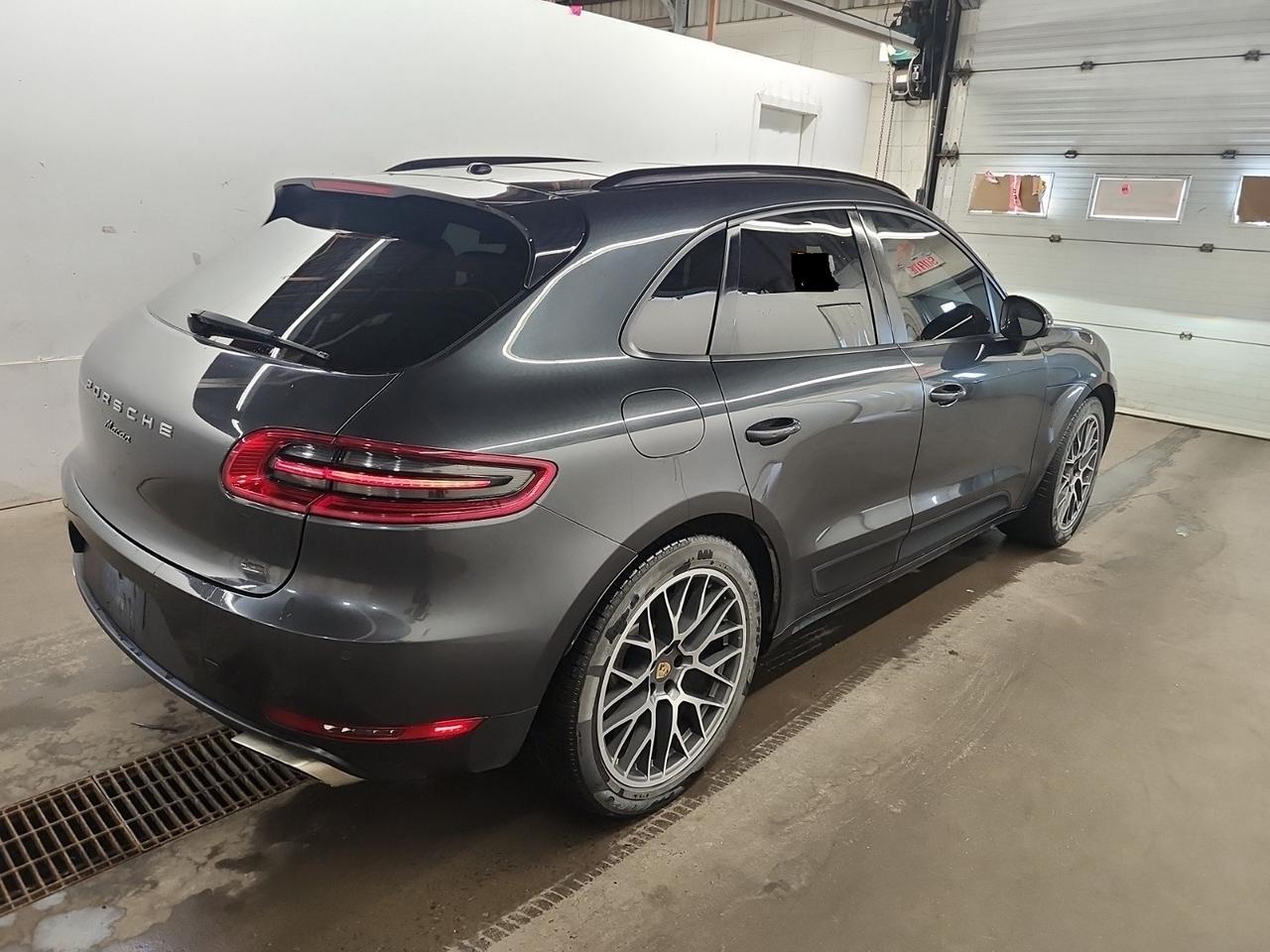 2017 Porsche Macan  - Photo #6