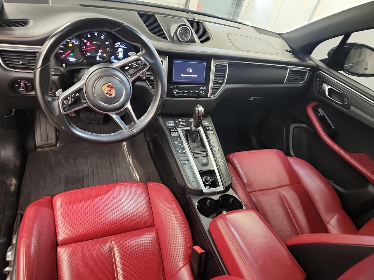 2017 Porsche Macan  Photo