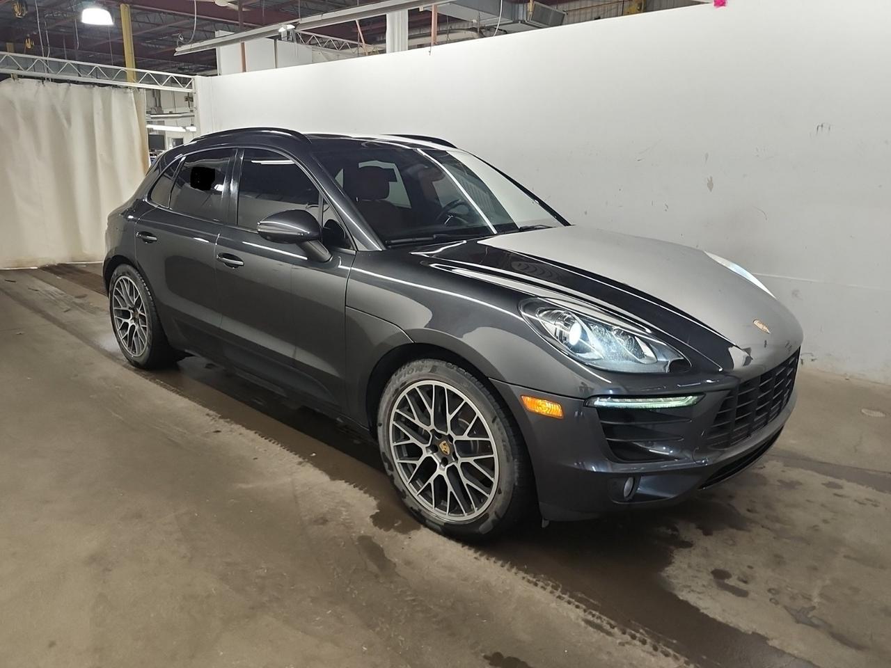 2017 Porsche Macan  - Photo #1