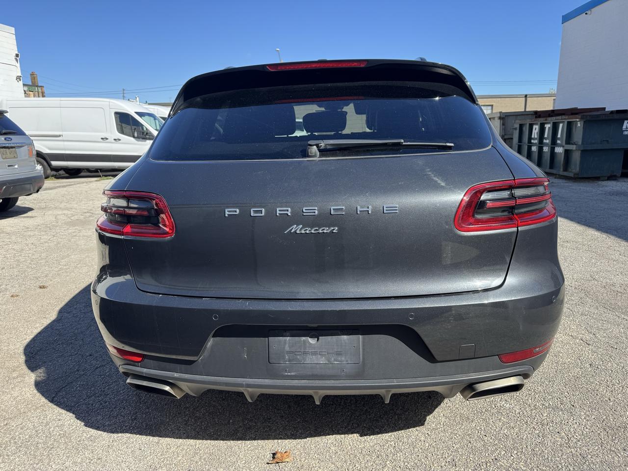 2017 Porsche Macan  Photo