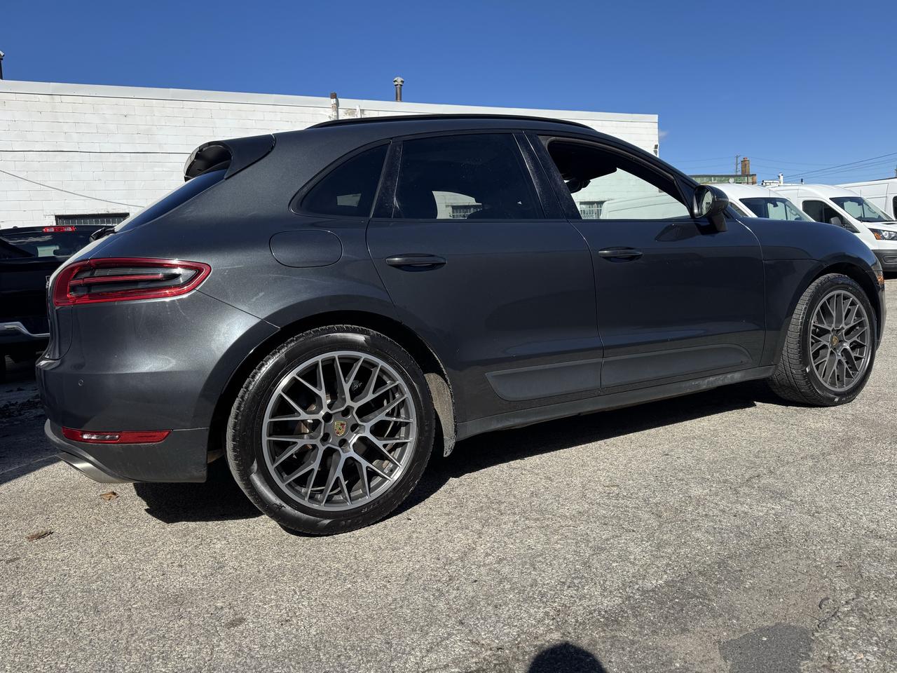 2017 Porsche Macan  Photo