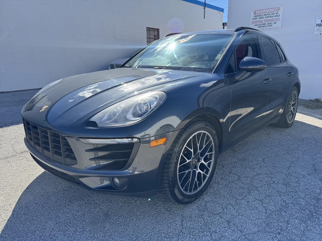 2017 Porsche Macan  - Photo #2