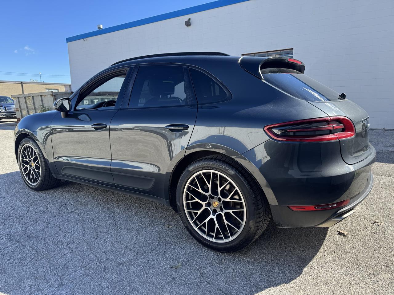 2017 Porsche Macan  Photo