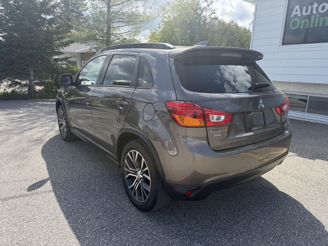 2017 Mitsubishi RVR LIMITED EDITION-4WD-HEATED SEATS-REMOTE START-BLUETOOTH Photo2