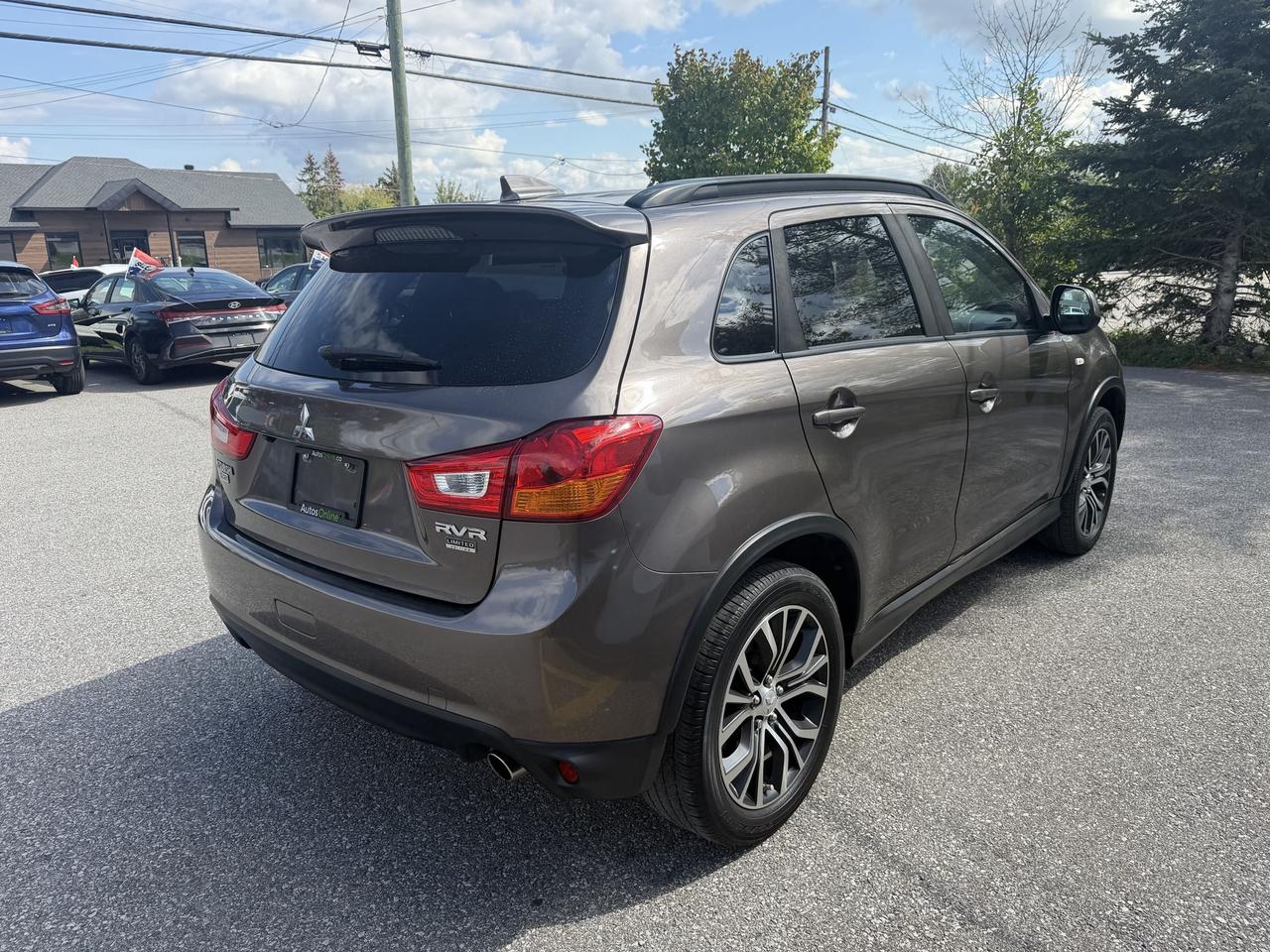 2017 Mitsubishi RVR LIMITED EDITION-4WD-HEATED SEATS-REMOTE START-BLUETOOTH Photo4