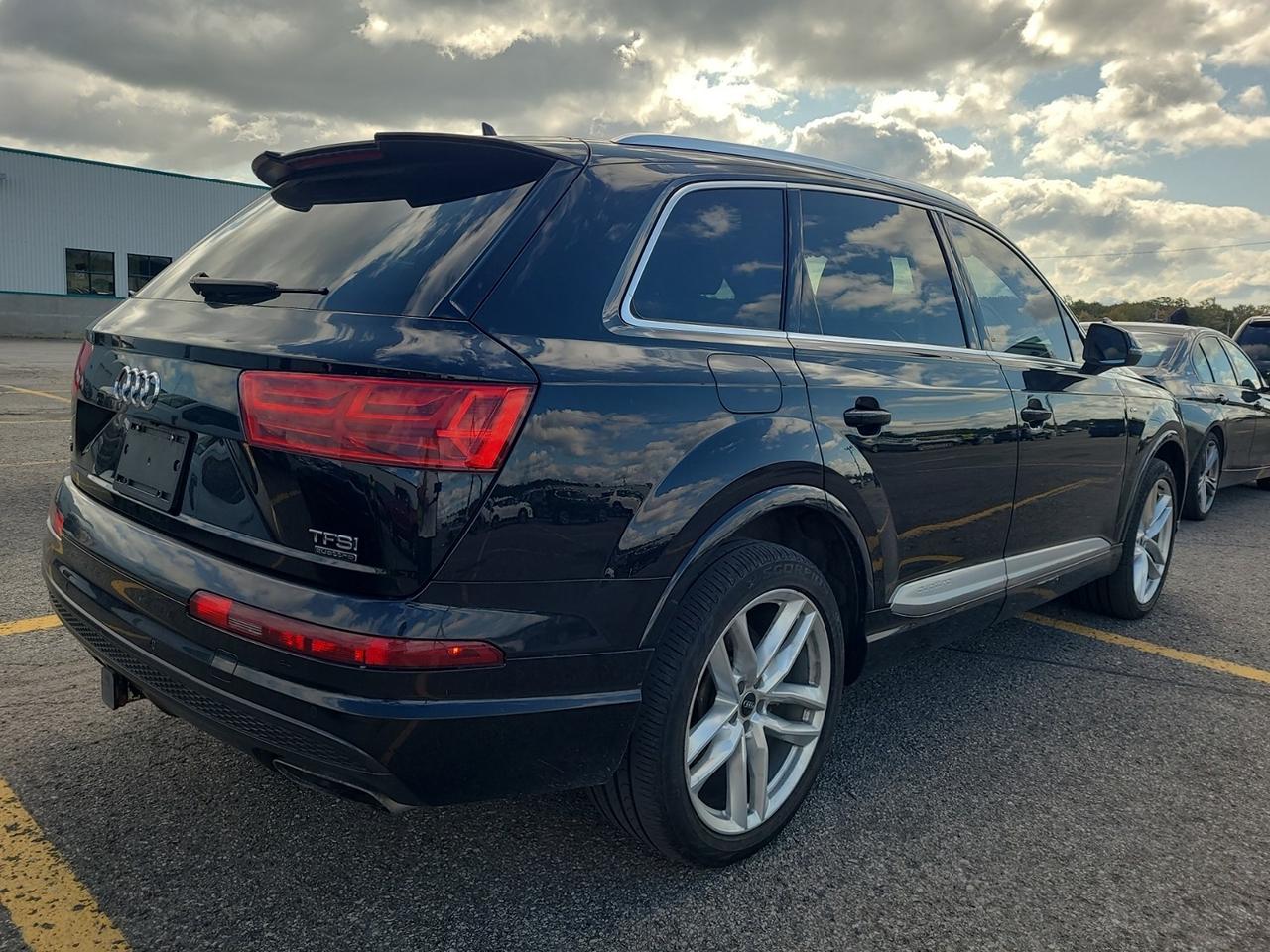 2017 Audi Q7 3.0T Technik Photo
