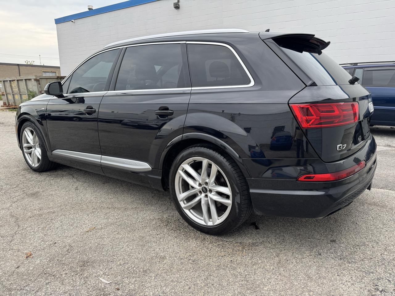 2017 Audi Q7 3.0T Technik Photo