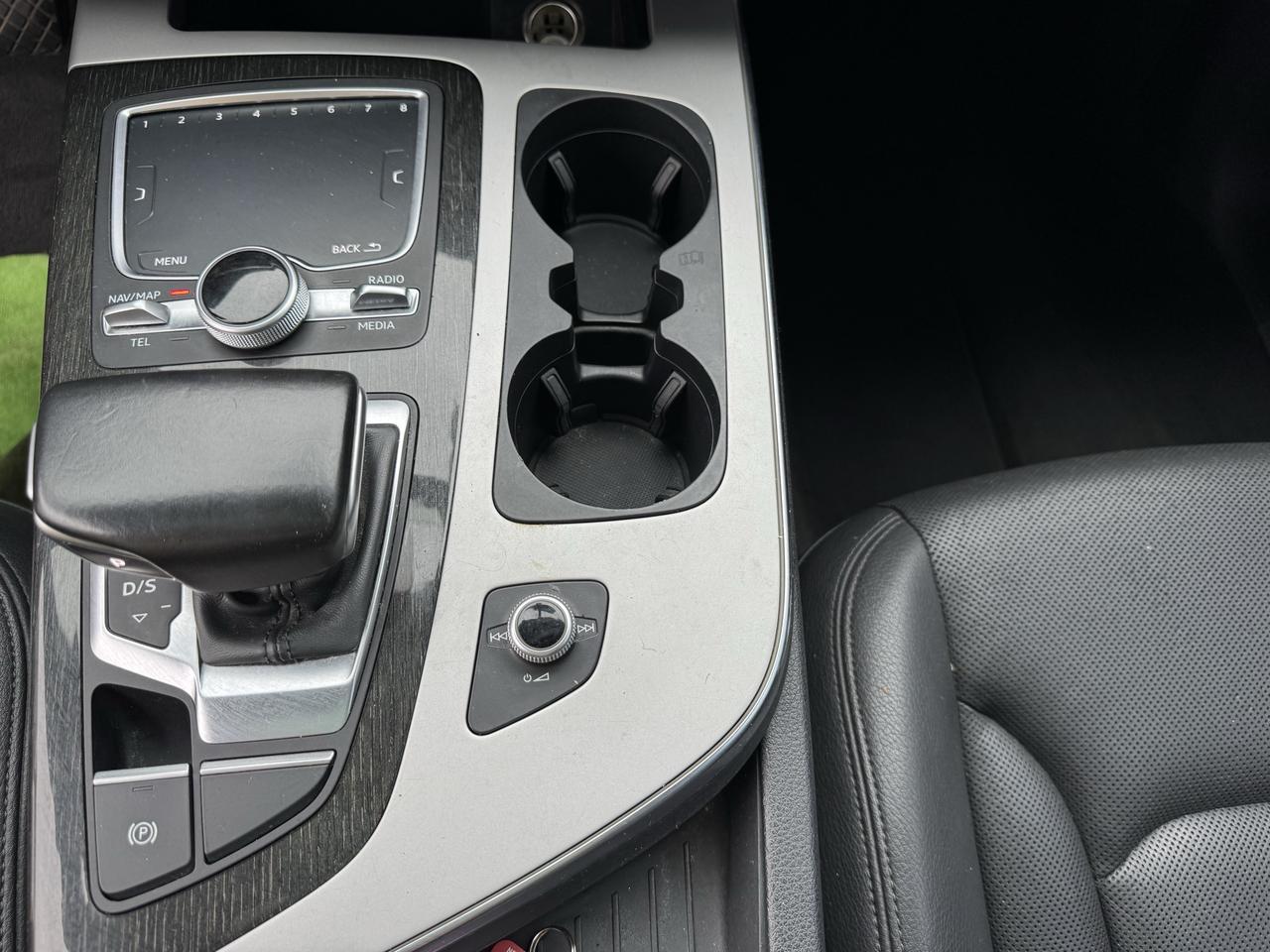 2017 Audi Q7 3.0T Technik Photo
