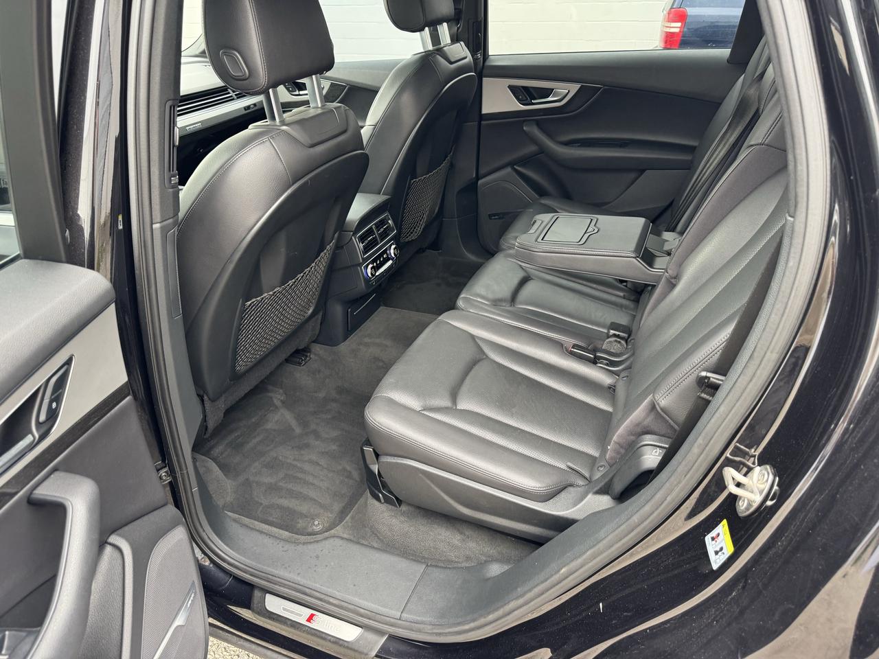 2017 Audi Q7 3.0T Technik Photo