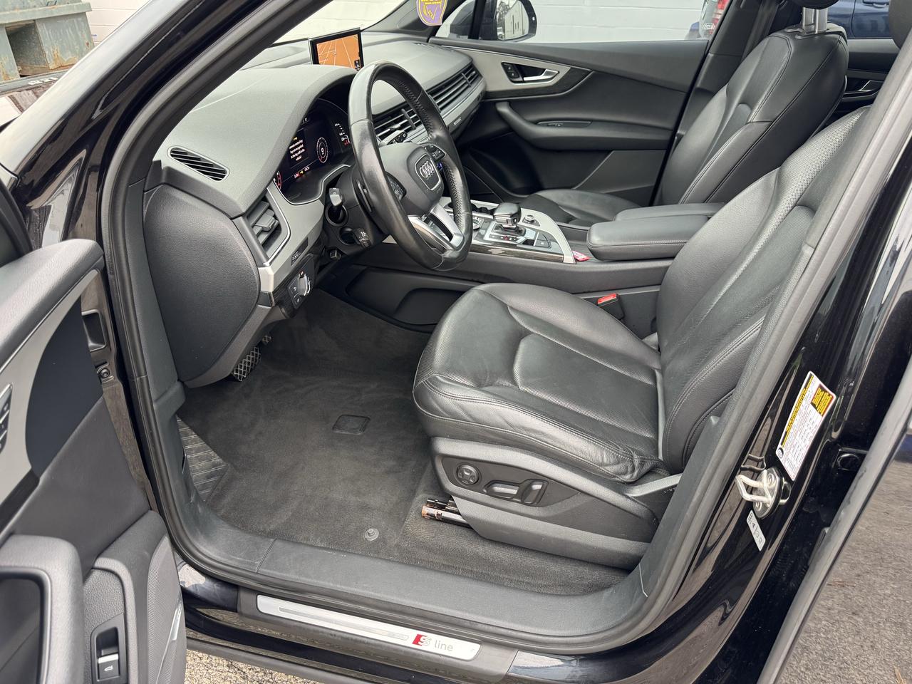 2017 Audi Q7 3.0T Technik Photo