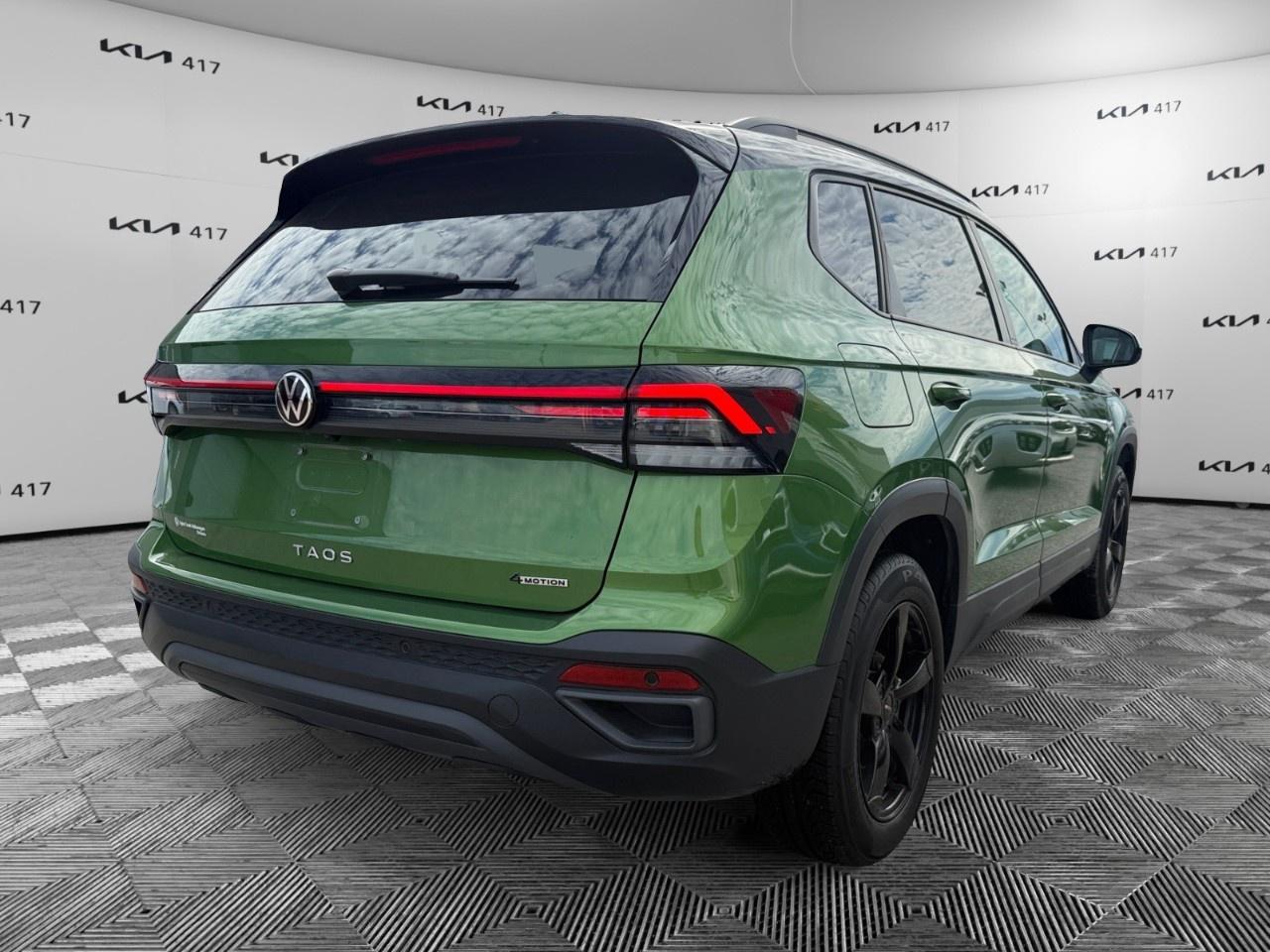 2025 Volkswagen Taos Comfortline Black Edition 4MOTION Photo4