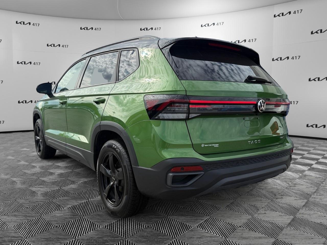 2025 Volkswagen Taos Comfortline Black Edition 4MOTION Photo
