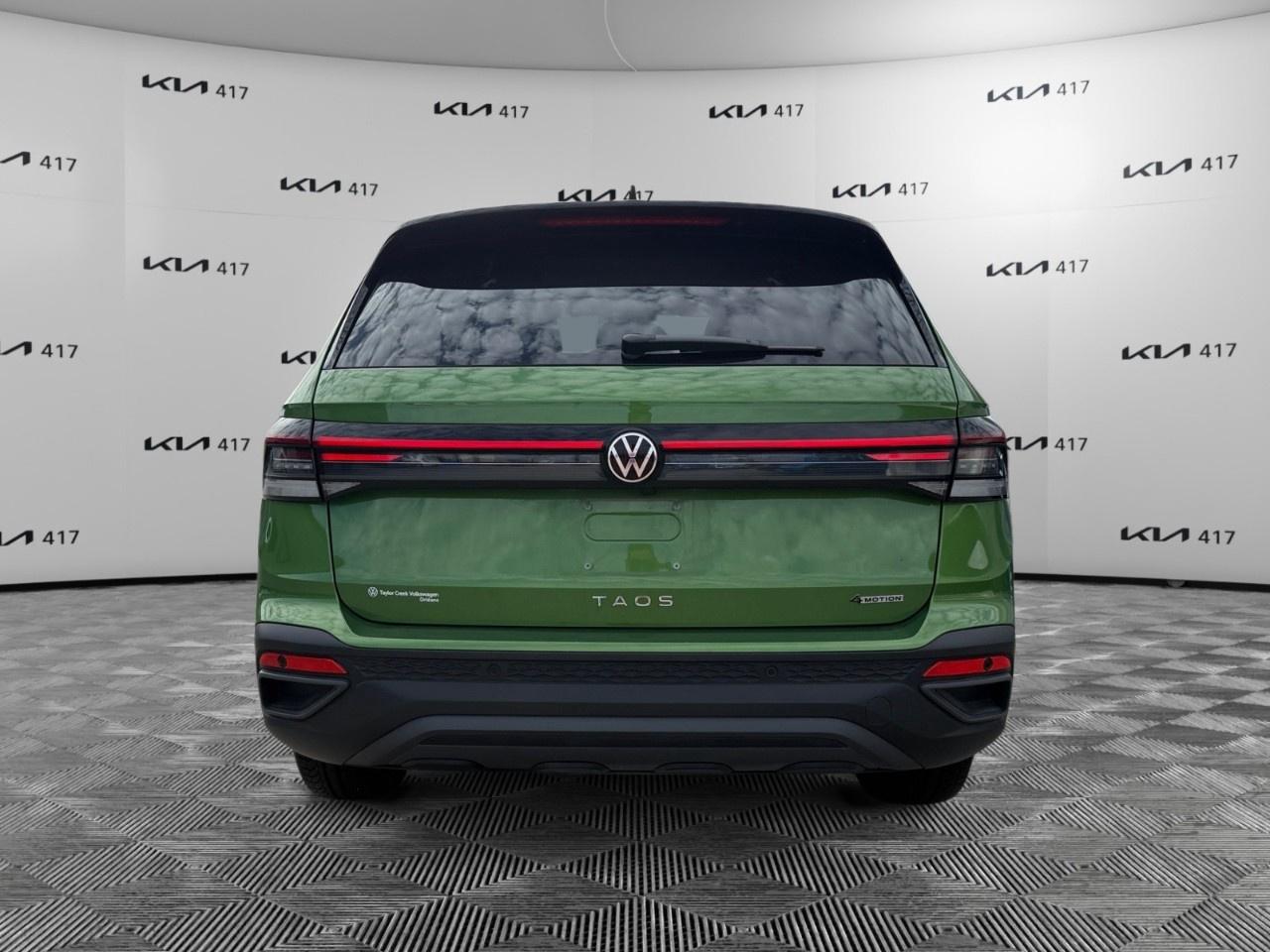 2025 Volkswagen Taos Comfortline Black Edition 4MOTION Photo3