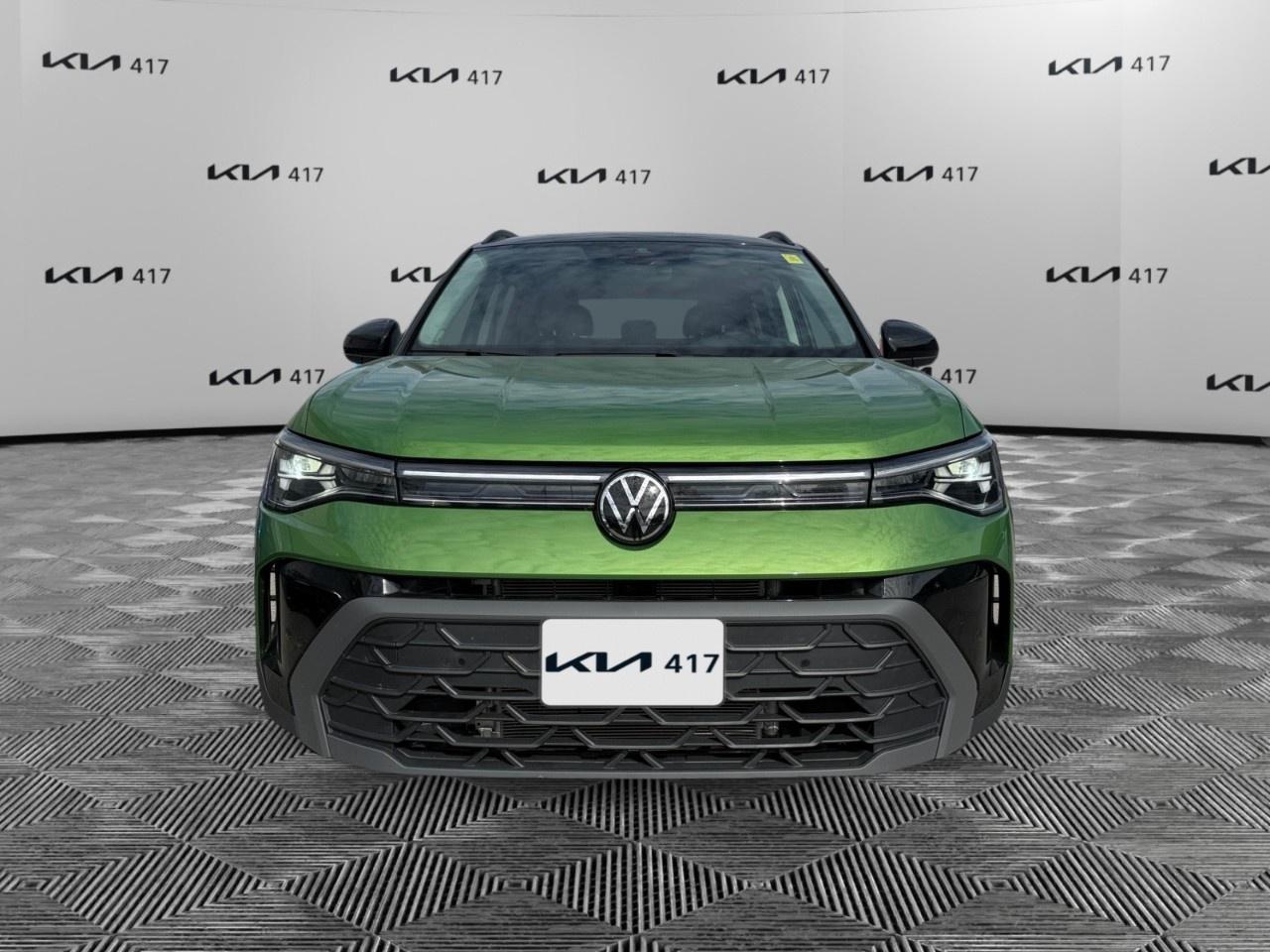 2025 Volkswagen Taos Comfortline Black Edition 4MOTION Photo