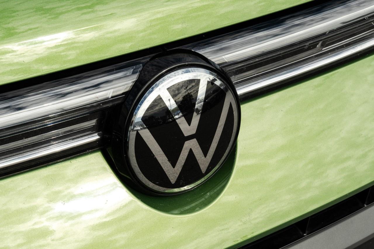 2025 Volkswagen Taos Comfortline Black Edition 4MOTION Photo