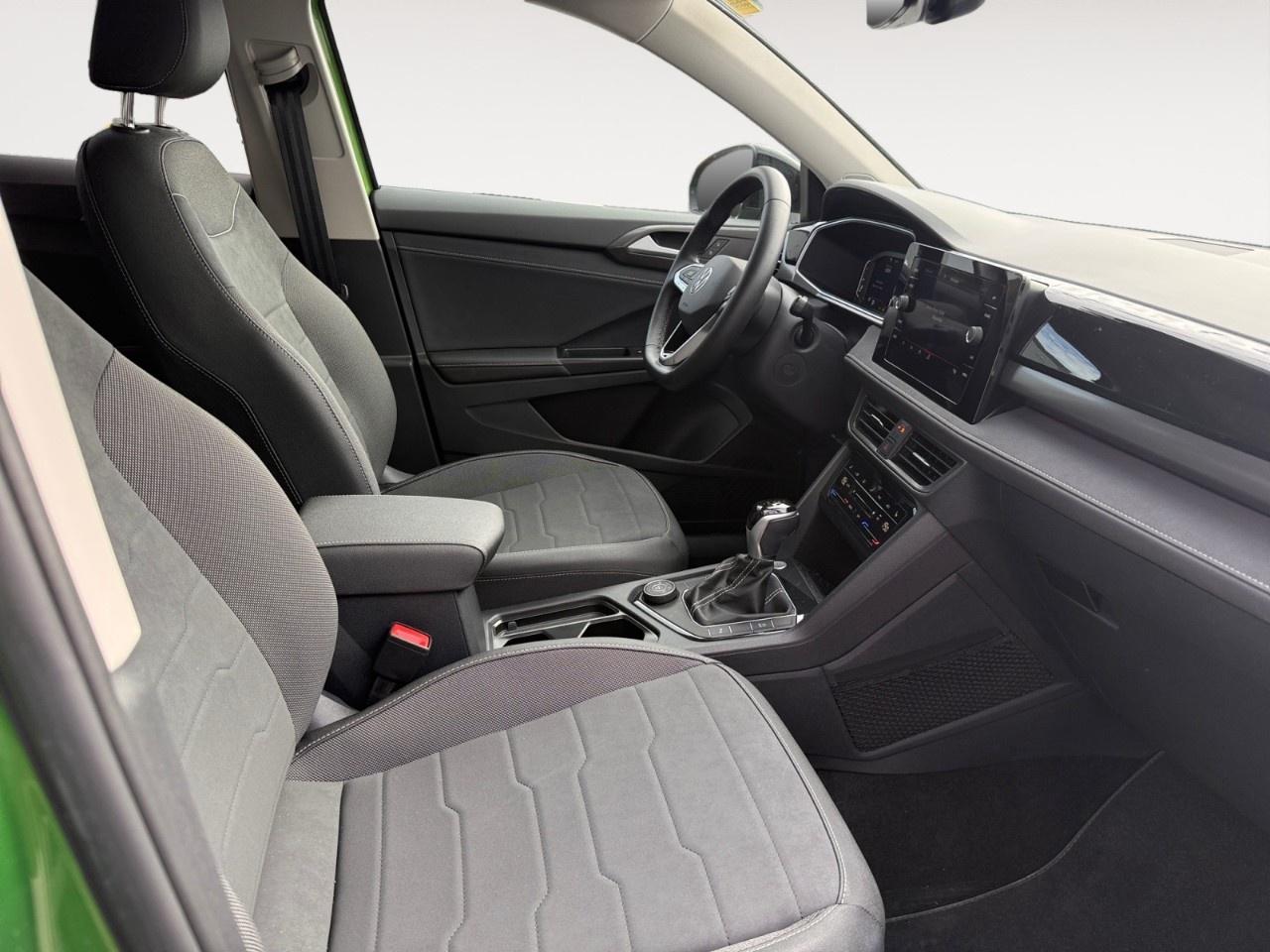 2025 Volkswagen Taos Comfortline Black Edition 4MOTION Photo