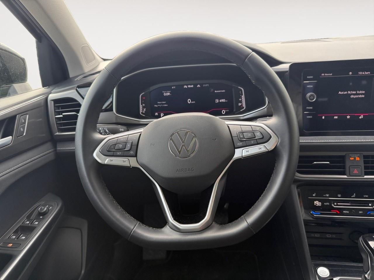 2025 Volkswagen Taos Comfortline Black Edition 4MOTION Photo