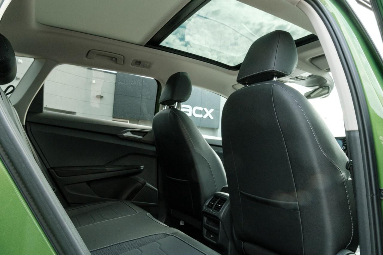 2025 Volkswagen Taos Comfortline Black Edition 4MOTION Photo