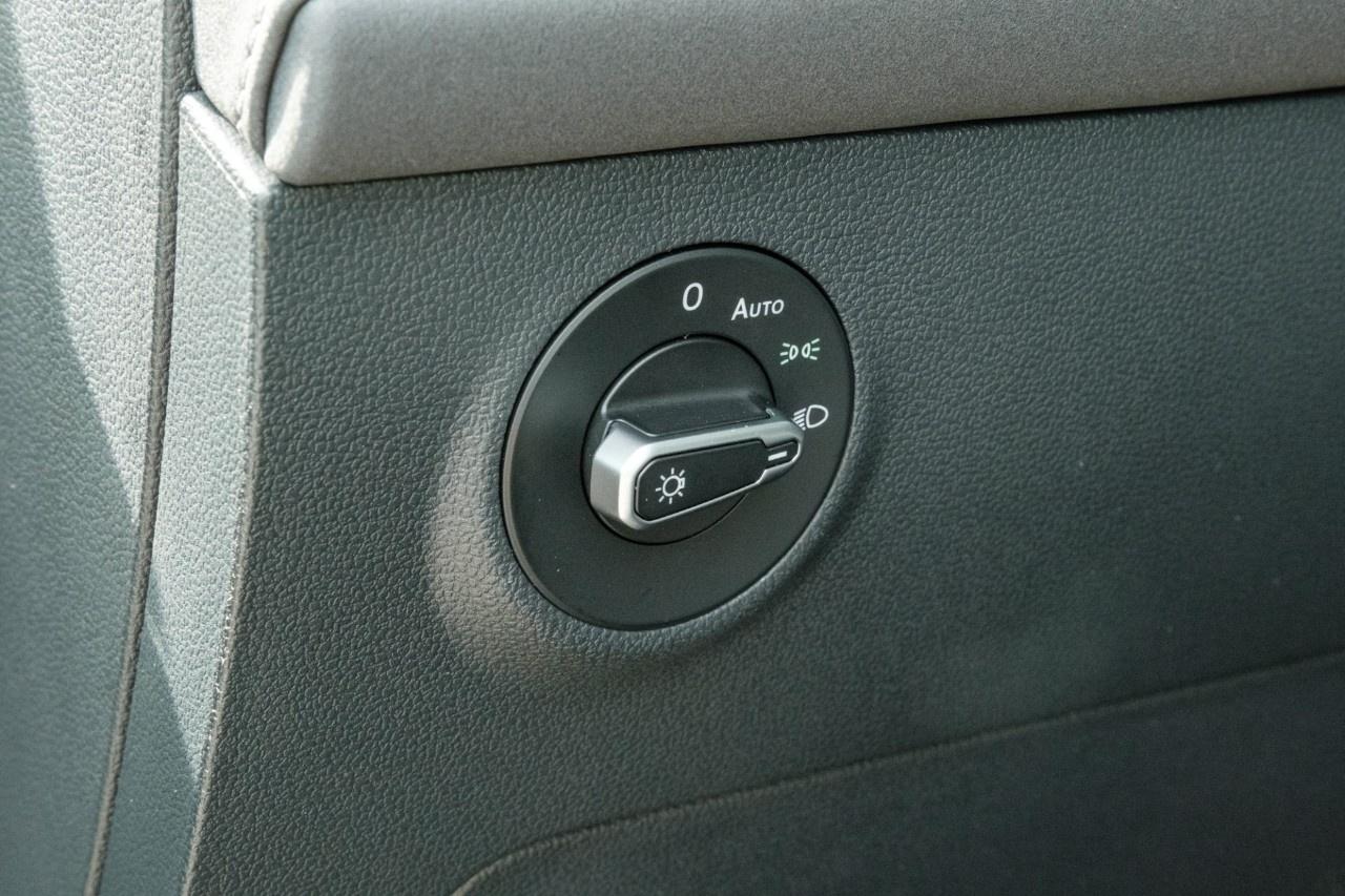 2025 Volkswagen Taos Comfortline Black Edition 4MOTION Photo