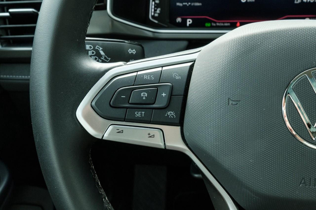 2025 Volkswagen Taos Comfortline Black Edition 4MOTION Photo