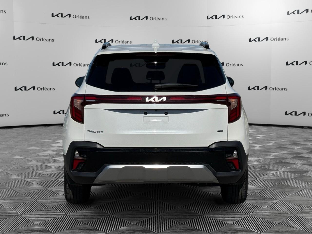 2025 Kia Seltos EX AWD Photo
