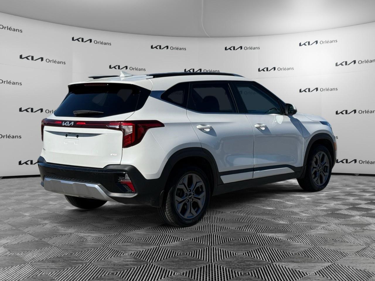 2025 Kia Seltos EX AWD Photo