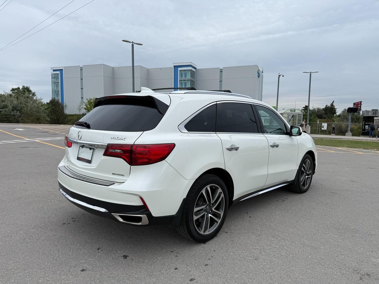2017 Acura MDX Tech pkg Photo