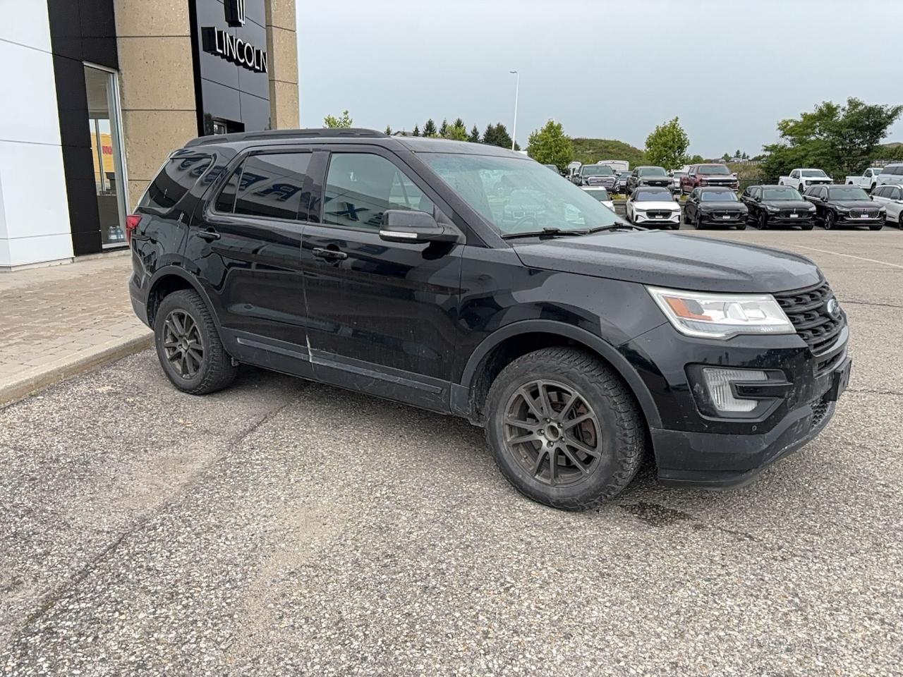 2017 Ford Explorer XLT, 4WD, CLOTH, 2 SETS OF TIRES, AS TRADED Photo2