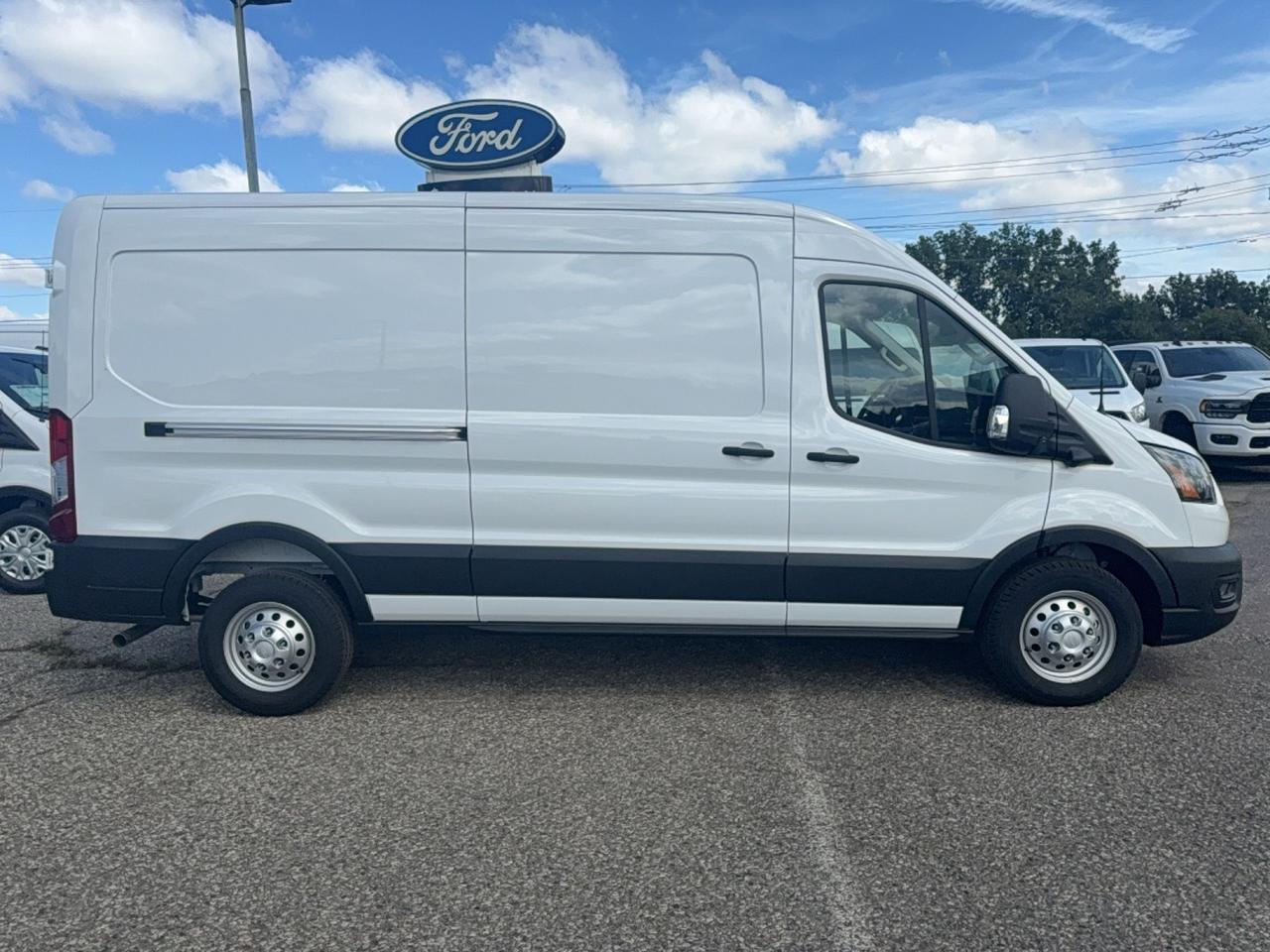 2027 Ford Transit TRANSIT CARGO T-250 AWD, MEDIUM ROOF, CO-PILOT 2.0 Photo3