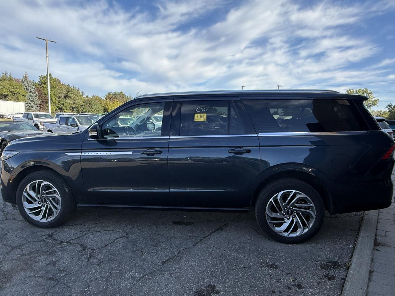 2025 Lincoln Navigator 'L' 202A WITH 22" RIMS! LOADED! LEATHER, NAV! Photo4