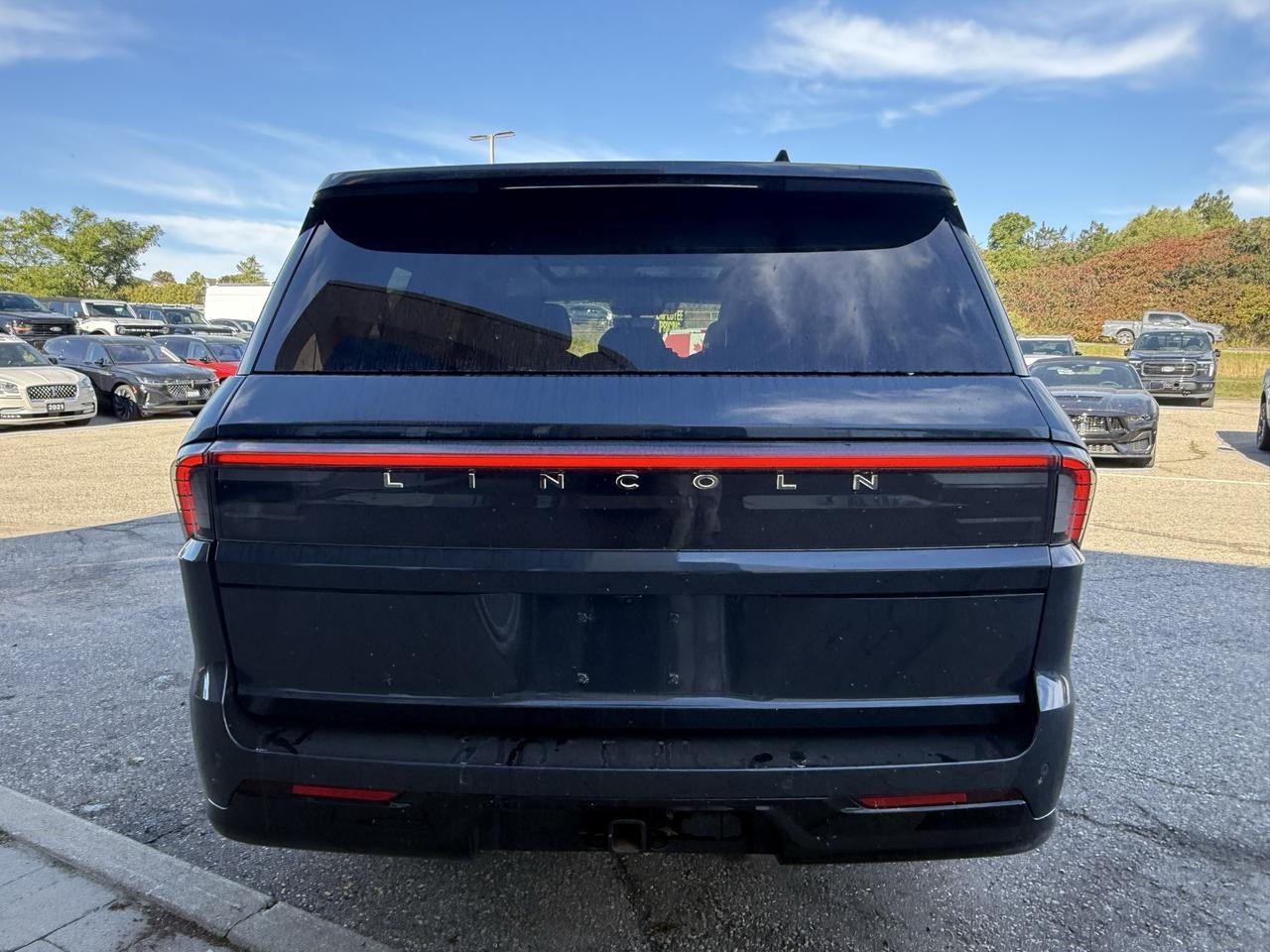 2025 Lincoln Navigator 'L' 202A WITH 22" RIMS! LOADED! LEATHER, NAV! Photo2