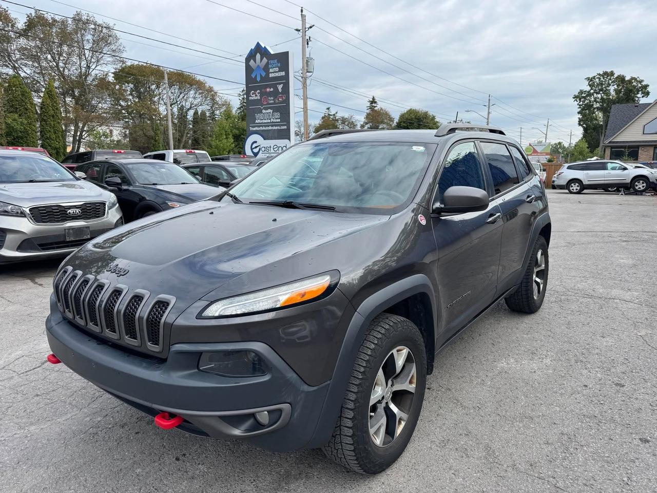 2016 Jeep Cherokee 4WD 4dr Trailhawk - Photo #4