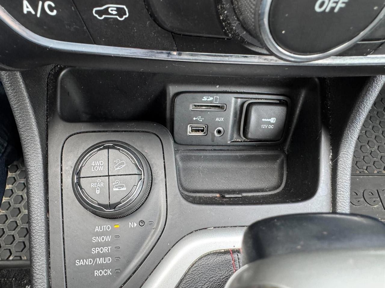 2016 Jeep Cherokee 4WD 4dr Trailhawk - Photo #22