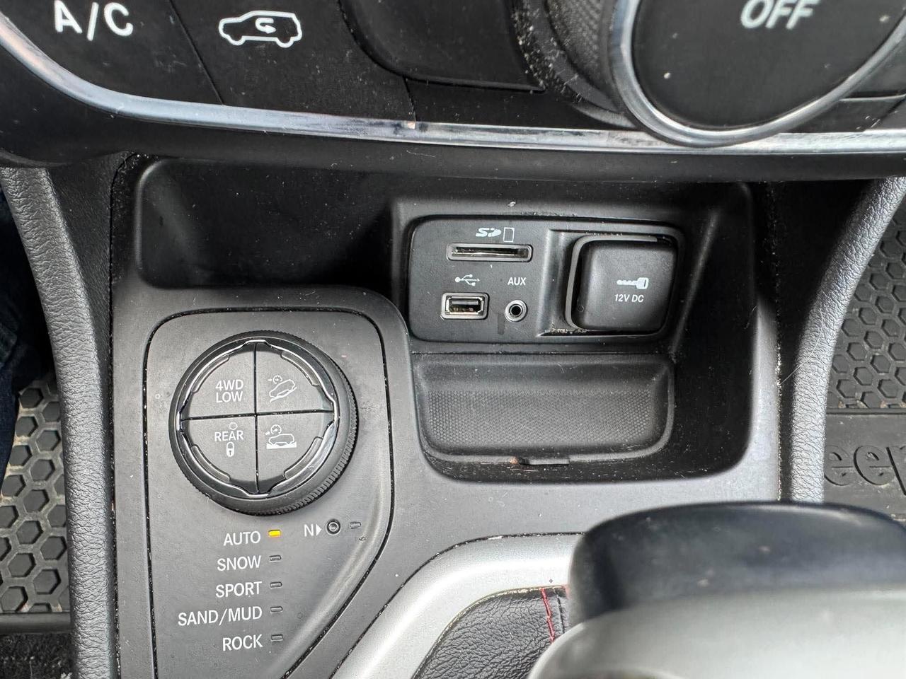 2016 Jeep Cherokee 4WD 4dr Trailhawk Photo