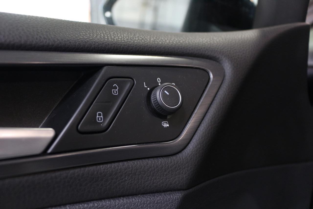2020 Volkswagen Golf TRENDLINE TSI - CLEAN TITLE Photo