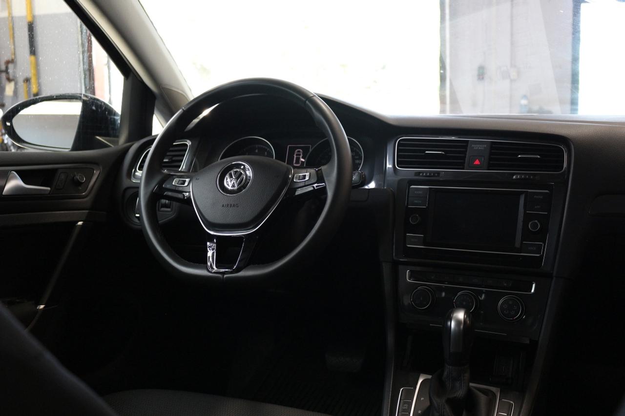 2020 Volkswagen Golf TRENDLINE TSI - CLEAN TITLE Photo