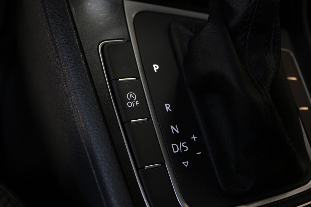 2020 Volkswagen Golf TRENDLINE TSI - CLEAN TITLE Photo